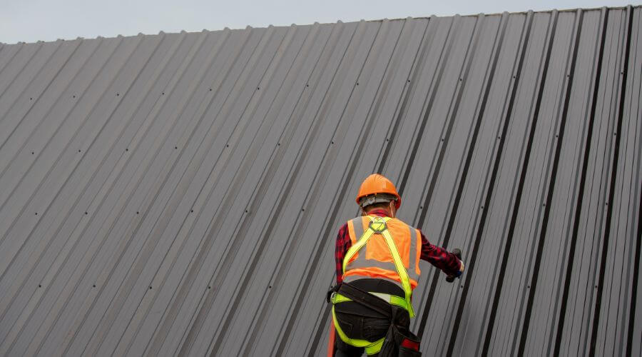 Professional gutter cleaning in Wakefield, VA